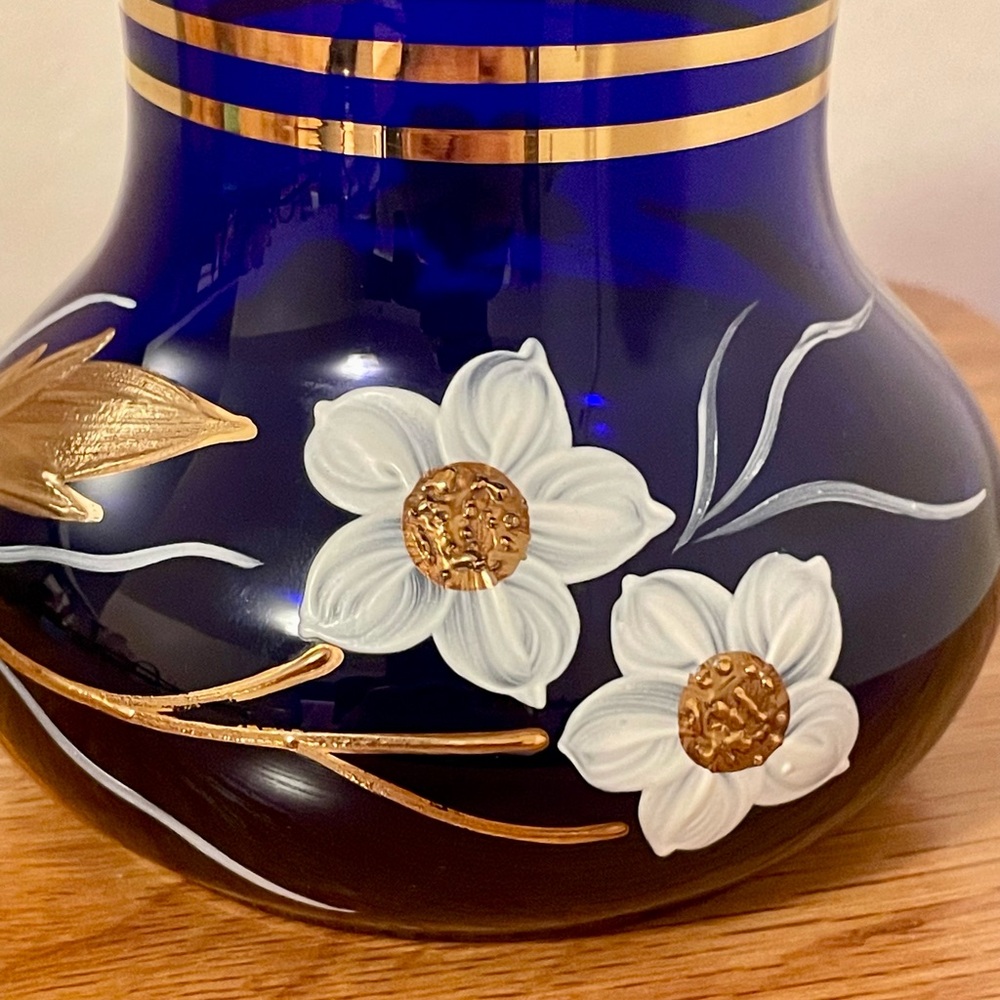 Luxurious Bohemia Crystal Cobalt Blue and Gold Floral Vase - Picture 2 of 7